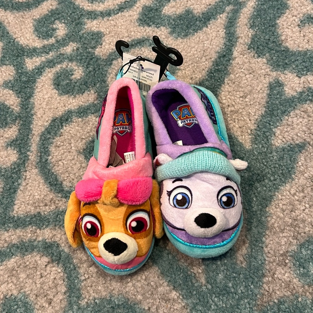 NWT Kids Nickelodeon Paw Patrol slippers- XL (11/12)